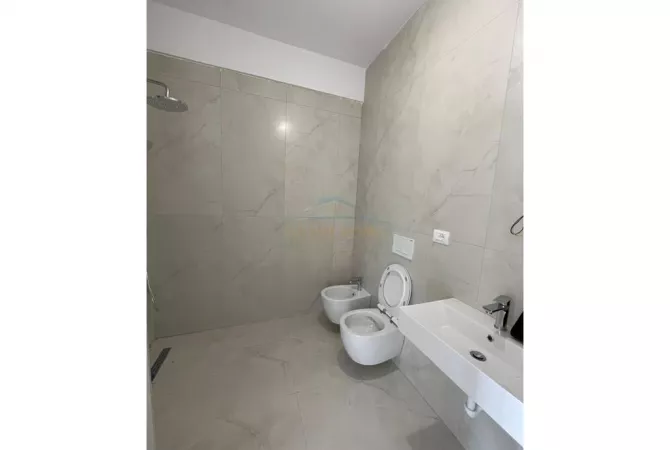 Shtepi ne shitje Apartament ne Tirane, 1+1, Mobilimi Bosh, pa mobiluar, Pagesa 92,000  Euro.