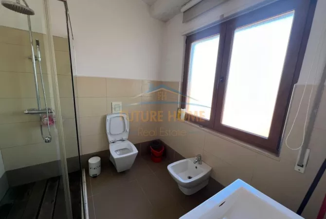 Shtepi me qera Duplex(shtepi me 2 kate) ne Tirane, 3+1, Mobilimi E mobiluar, Pagesa 800  Euro.