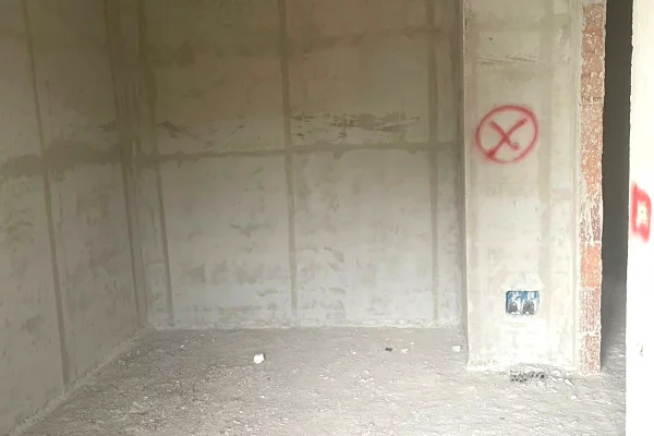 Shtepi ne shitje Apartament ne Tirane, 1+1, Mobilimi Bosh, pa mobiluar, Pagesa 145,000  Euro.