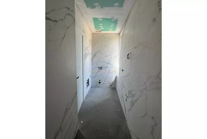 Shtepi ne shitje Vila Luksoze ne Tirane, 3+1, Mobilimi Bosh, pa mobiluar, Pagesa 591,000  Euro.