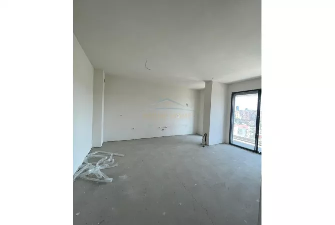 Shtepi ne shitje Apartament ne Tirane, 1+1, Mobilimi Bosh, pa mobiluar, Pagesa 120,000  Euro.