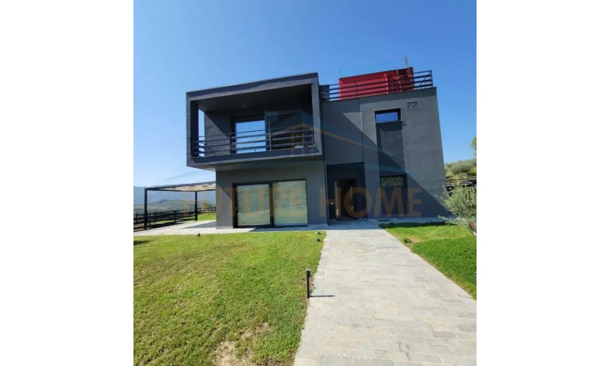 Shtepi ne shitje Vila Luksoze ne Tirane, 4+1, Mobilimi Pjeserisht e mobiluar, Pagesa 800,000  Euro.