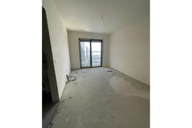 Shtepi ne shitje Apartament ne Tirane, 2+1, Mobilimi Bosh, pa mobiluar, Pagesa 178,000  Euro.