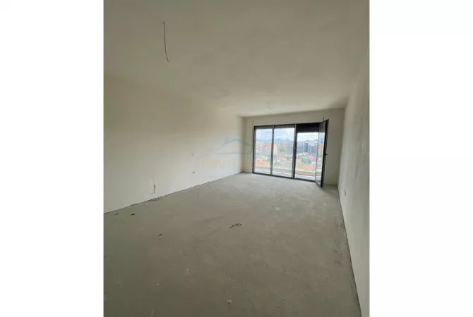 Shtepi ne shitje Apartament ne Tirane, 2+1, Mobilimi Bosh, pa mobiluar, Pagesa 178,000  Euro.