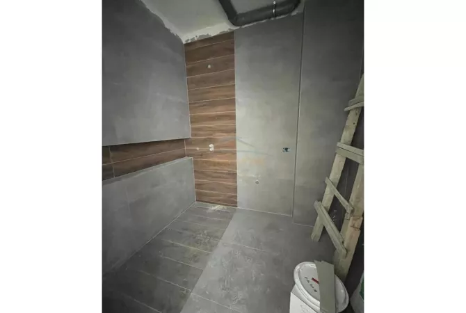 Shtepi ne shitje Apartament ne Tirane, 2+1, Mobilimi Bosh, pa mobiluar, Pagesa 244,000  Euro.