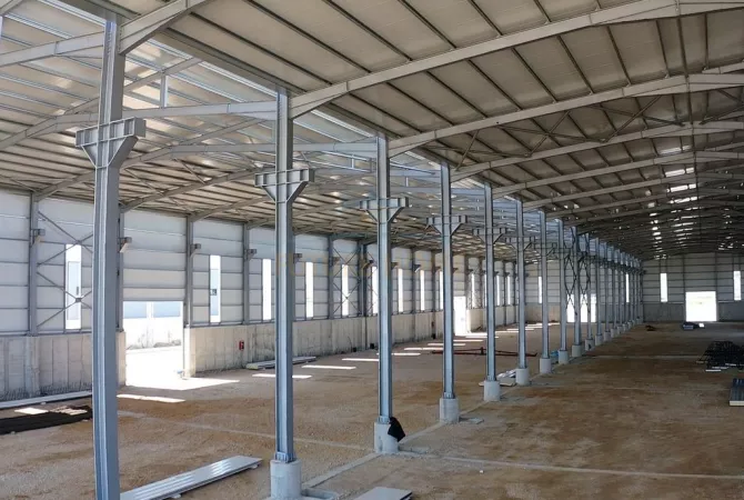 Ambient biznesi me qera 4+1 ne Durres - 4,500 Euro