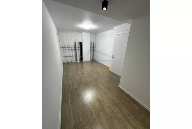 Shtepi ne shitje Duplex(shtepi me 2 kate) ne Tirane, 2+1, Mobilimi Pjeserisht e mobiluar, Pagesa 227,000  Euro.