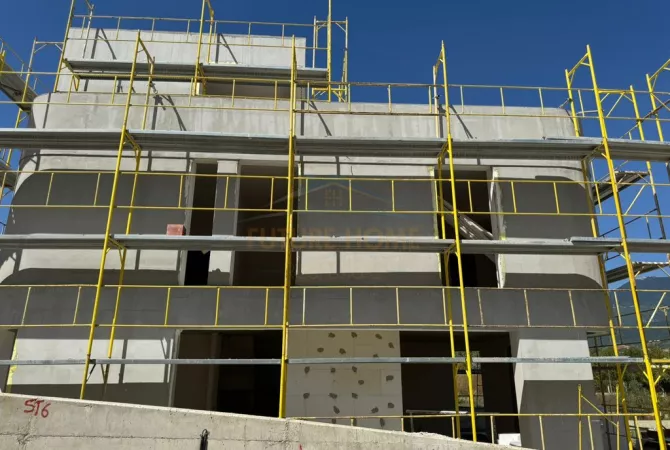 Shtepi ne shitje Vila Luksoze ne Tirane, 4+1, Mobilimi Bosh, pa mobiluar, Pagesa 59,200  Euro.