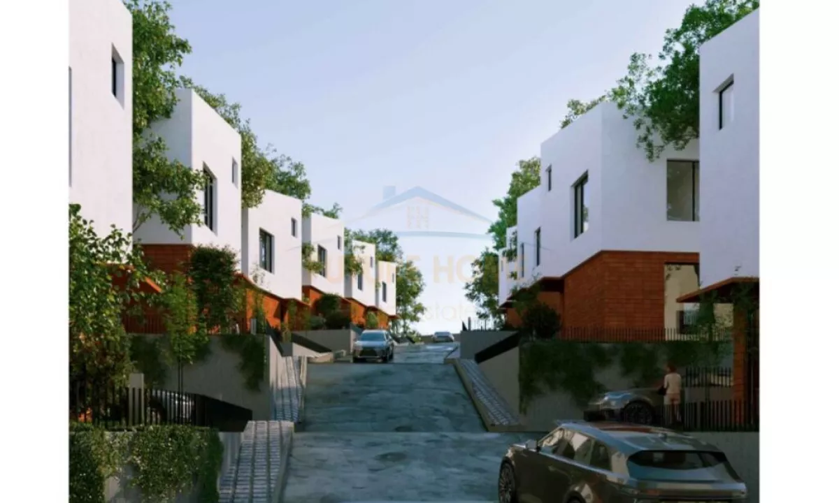 Shtepi ne shitje Vila Luksoze ne Tirane, 3+1, Mobilimi Bosh, pa mobiluar, Pagesa 449,000  Euro.