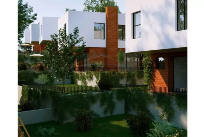 Shtepi ne shitje Vila Luksoze ne Tirane, 3+1, Mobilimi Bosh, pa mobiluar, Pagesa 449,000  Euro.