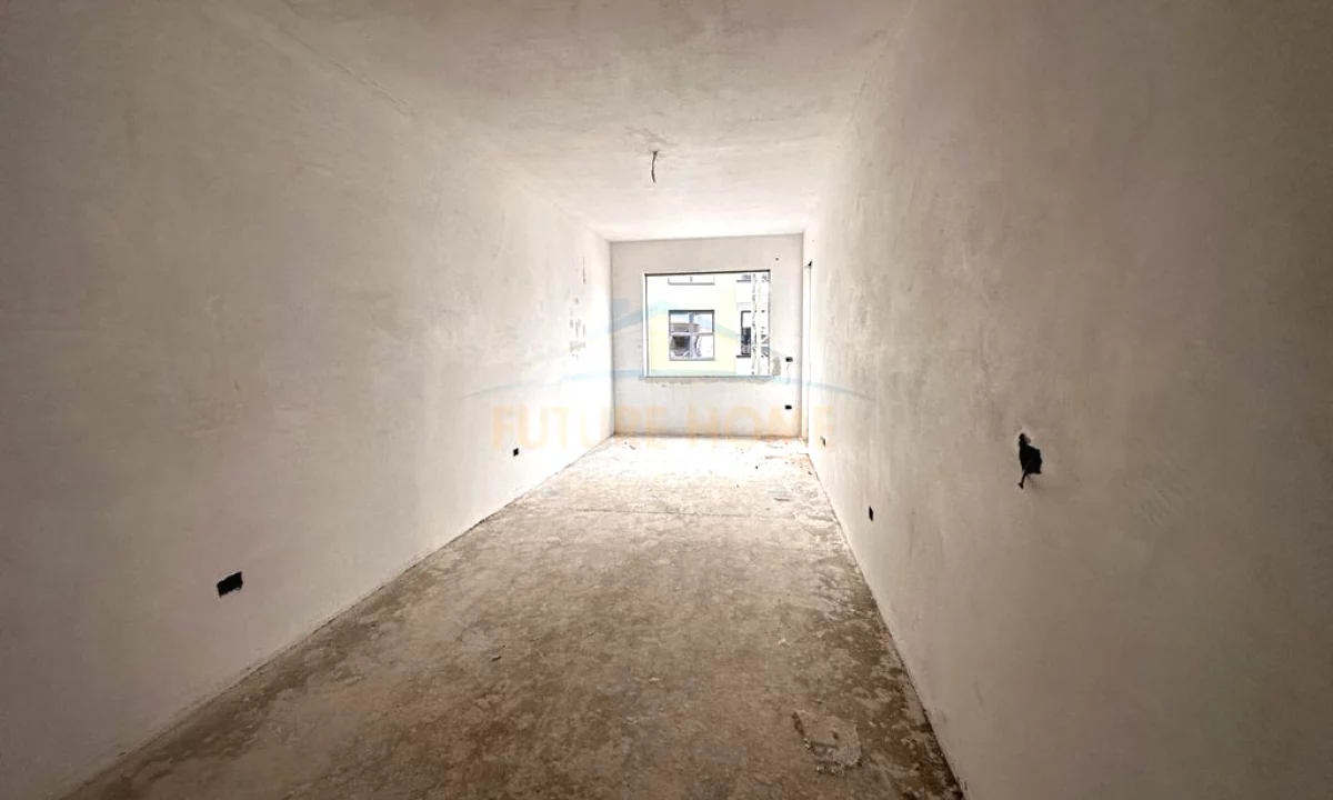 Shtepi ne shitje Apartament ne Tirane, 2+1, Mobilimi Bosh, pa mobiluar, Pagesa 102,300  Euro.