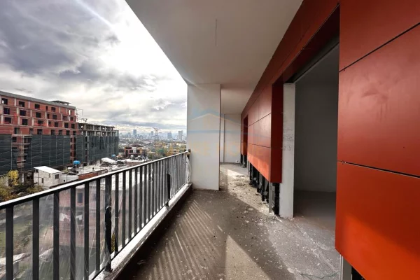 Shtepi ne shitje Apartament ne Tirane, 3+1, Mobilimi Bosh, pa mobiluar, Pagesa 174,000  Euro.