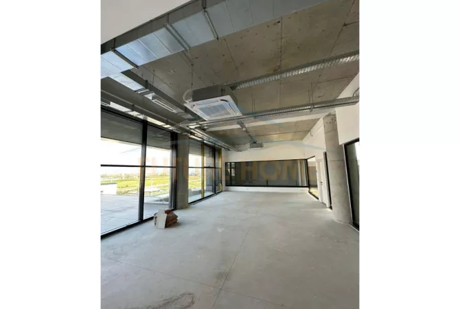 Qera, Godine Multifunksionale,Autosrtada Tirane- Durres.