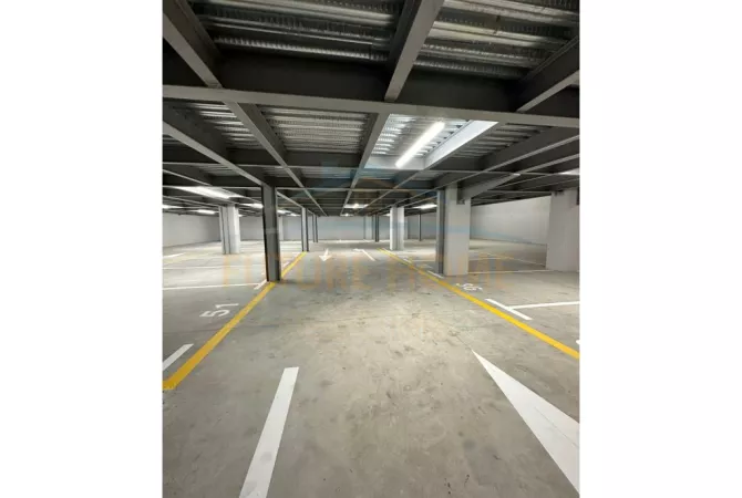 Qera, Godine Multifunksionale,Autosrtada Tirane- Durres.