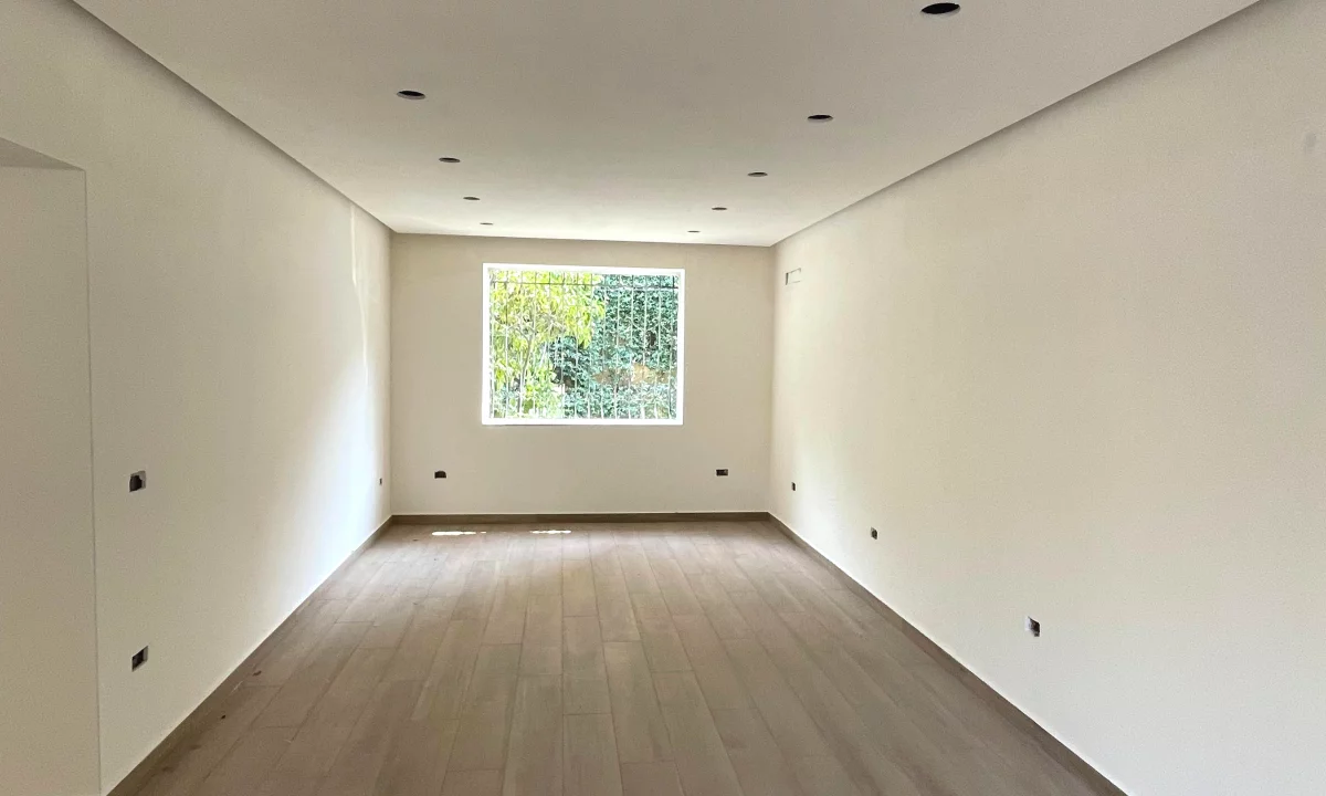 Shtepi ne shitje Apartament ne Tirane, 2+1, Mobilimi Bosh, pa mobiluar, Pagesa 170,000  Euro.