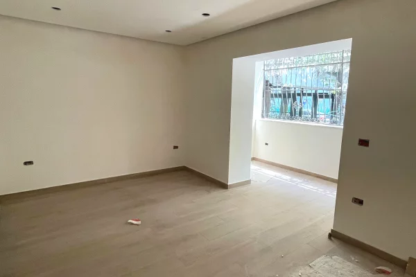 Shtepi ne shitje Apartament ne Tirane, 2+1, Mobilimi Bosh, pa mobiluar, Pagesa 170,000  Euro.