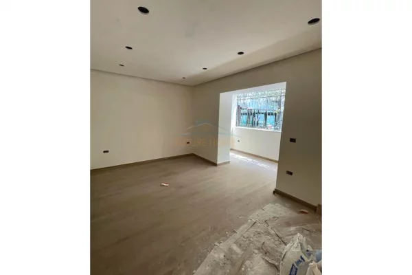 Shtepi ne shitje Apartament ne Tirane, 2+1, Mobilimi Bosh, pa mobiluar, Pagesa 170,000  Euro.