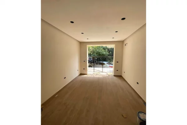 Shtepi ne shitje Apartament ne Tirane, 2+1, Mobilimi Bosh, pa mobiluar, Pagesa 170,000  Euro.