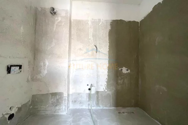 Appartamento in vendita a Tirana 2+1, Vuoto