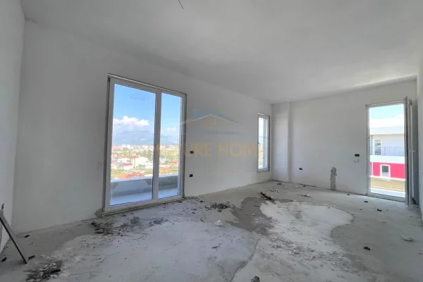 Appartamento in vendita a Tirana 2+1, Vuoto