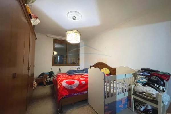 Shtepi ne shitje Apartament ne Tirane, 2+1, Mobilimi E mobiluar, Pagesa 125,000  Euro.