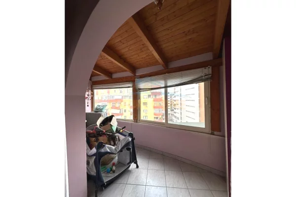 Appartamento in vendita a Tirana 2+1, Arredato