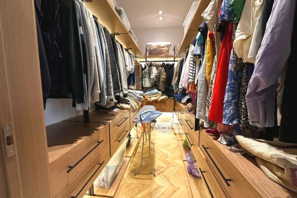 Shtepi me qera Apartament ne Tirane, 2+1, Mobilimi E mobiluar, Pagesa 1,800  Euro.