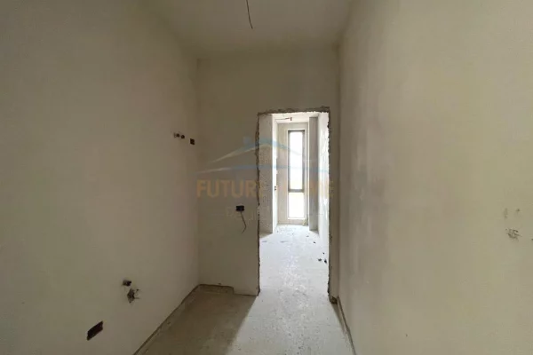 Appartamento in vendita a Tirana 3+1, Vuoto