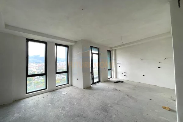 Appartamento in vendita a Tirana 3+1, Vuoto
