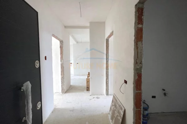 Appartamento in vendita a Tirana 3+1, Vuoto