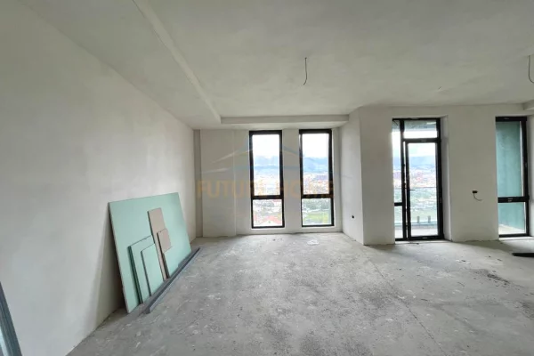 Appartamento in vendita a Tirana 3+1, Vuoto