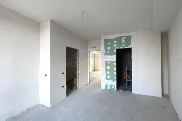 Appartamento in vendita a Tirana 3+1, Vuoto