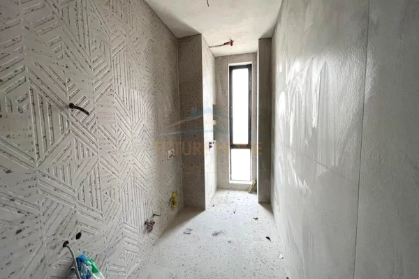Appartamento in vendita a Tirana 3+1, Vuoto