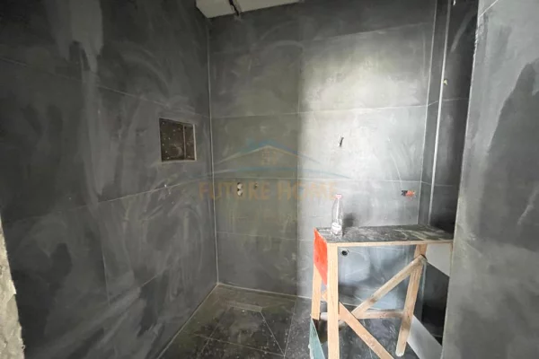 Appartamento in vendita a Tirana 3+1, Vuoto