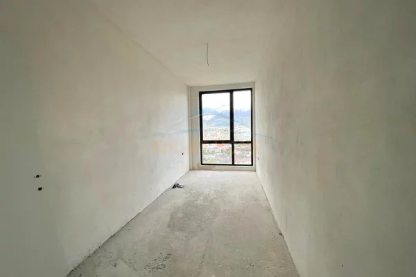 Appartamento in vendita a Tirana 3+1, Vuoto