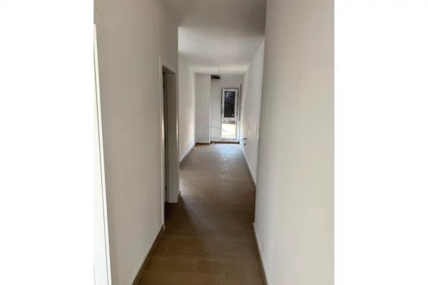 Apartment for rent in Tirana 2+1, Emty
