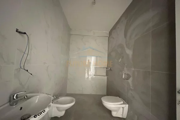 Appartamento in vendita a Tirana 2+1, Vuoto
