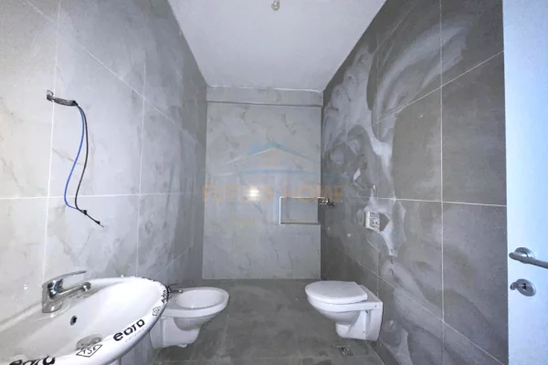 Appartamento in vendita a Tirana 2+1, Vuoto