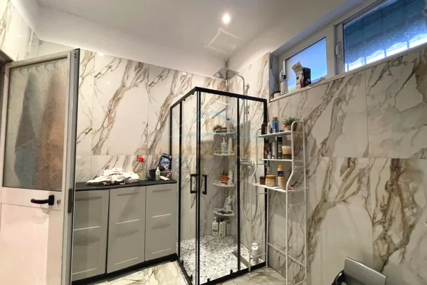 Casa privata/Indipendente in vendita a Tirana 2+1, Arredato