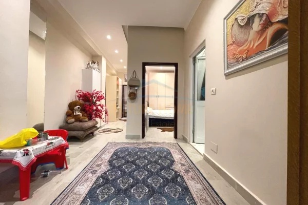 Casa privata/Indipendente in vendita a Tirana 2+1, Arredato