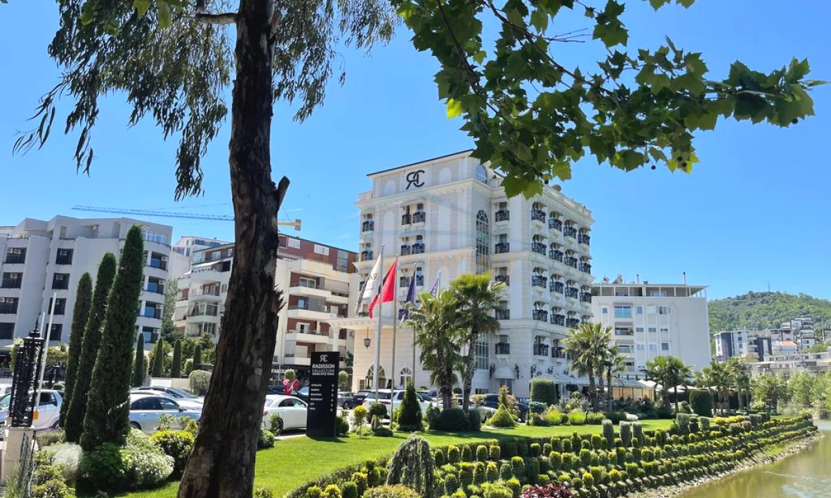 Shtepi ne shitje Apartament ne Tirane, 2+1, Mobilimi E mobiluar, Pagesa 237,000  Euro.