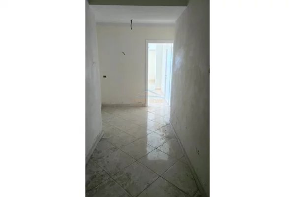 Appartamento in vendita a Tirana 2+1, Vuoto