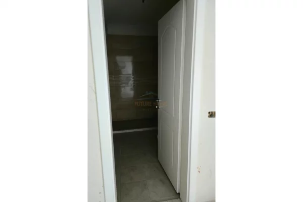 Appartamento in vendita a Tirana 2+1, Vuoto