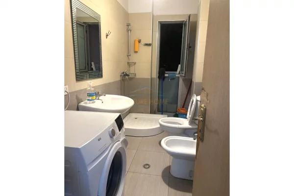 Shtepi me qera Apartament ne Tirane, 2+1, Mobilimi E mobiluar, Pagesa 600  Euro.