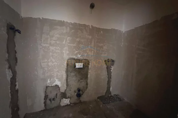 Appartamento in vendita a Tirana 2+1, Vuoto