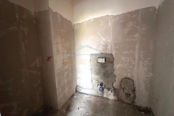 Appartamento in vendita a Tirana 2+1, Vuoto