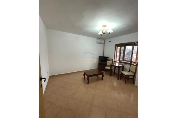 Shitet, Apartament 1+1, Rruga e Elbasanit, Tiranë