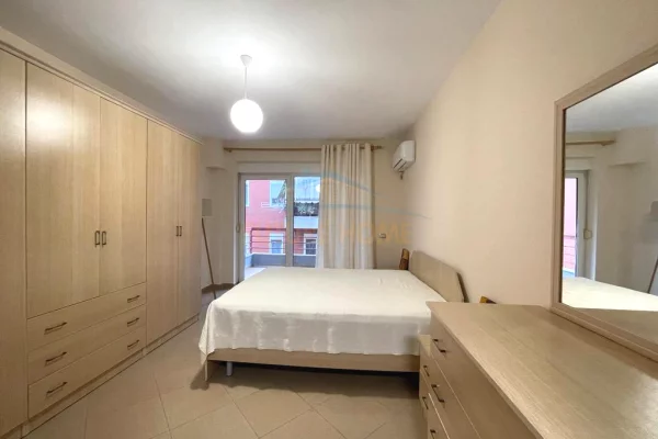 Shtepi me qera Apartament ne Tirane, 2+1, Mobilimi E mobiluar, Pagesa 800  Euro.