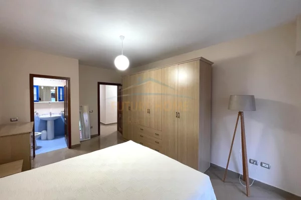 Shtepi me qera Apartament ne Tirane, 2+1, Mobilimi E mobiluar, Pagesa 800  Euro.