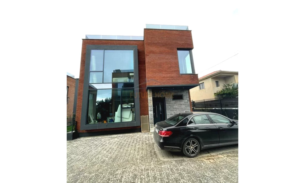 Villa di lusso in vendita a Tirana 3+1, Vuoto